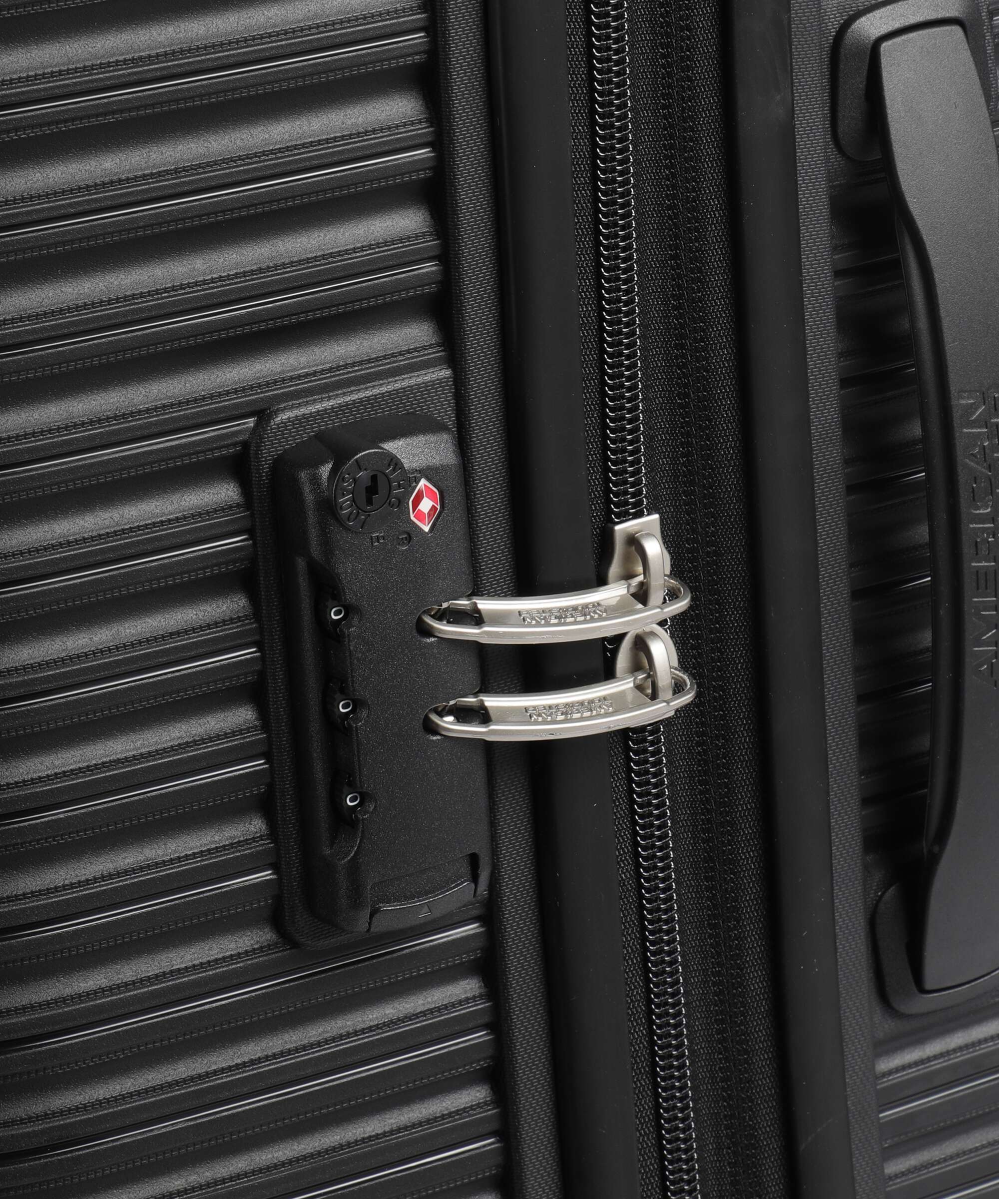 American Tourister Liftoff Spinner (4 wheels) black - Image 3