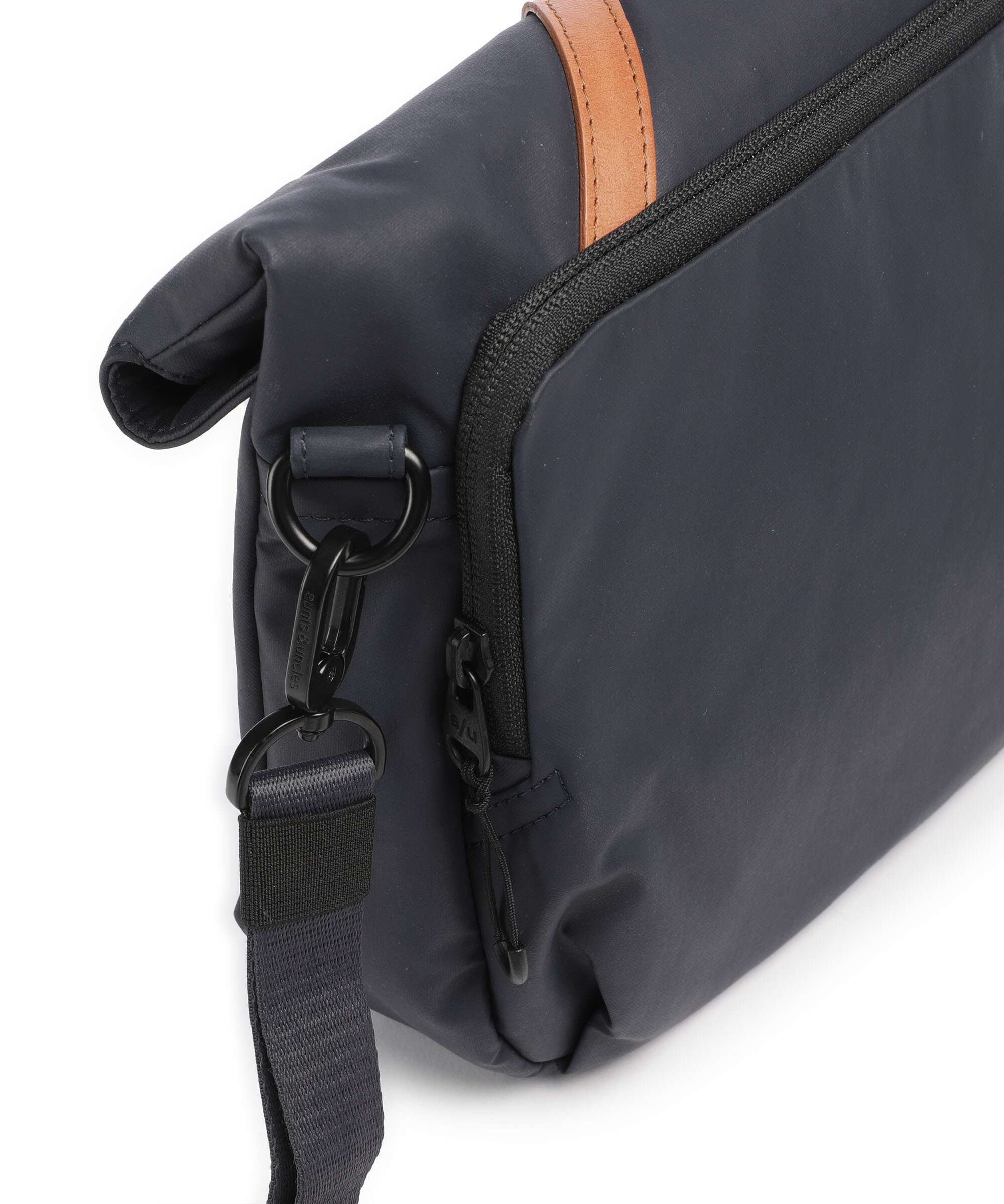 Aunts & Uncles Japan Takahashi Messenger bag outer space - Image 4