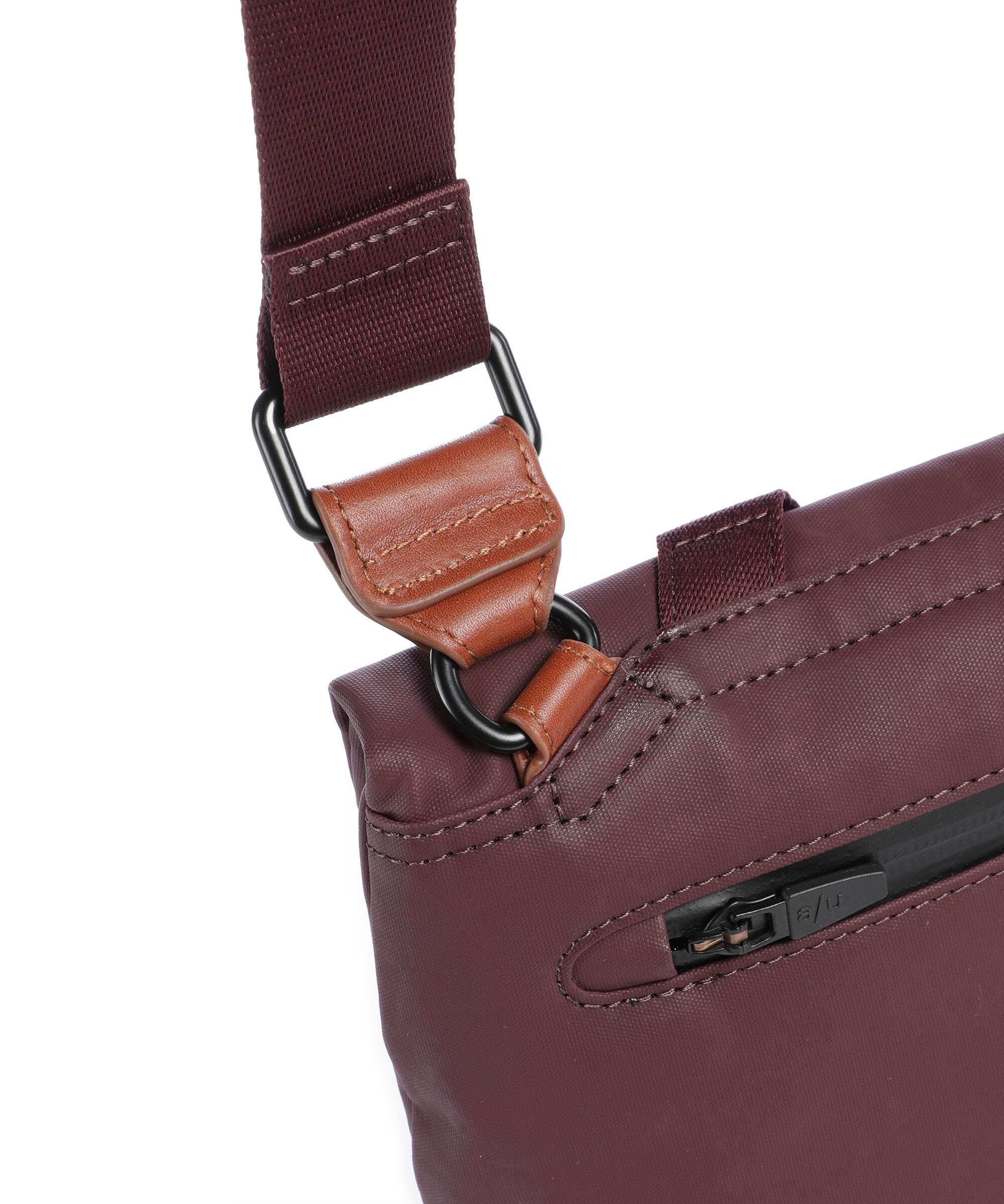 Aunts & Uncles Japan Yao Crossbody bag cherry laquer - Image 4