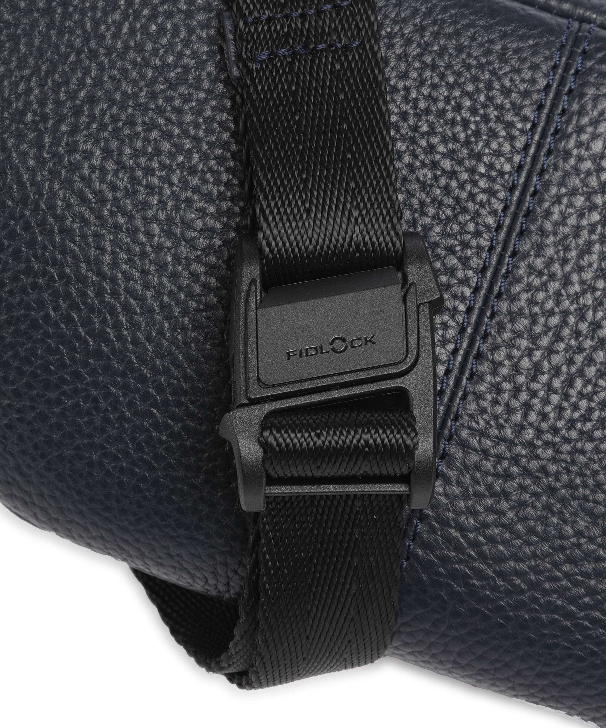 Braun Büffel Novara Belt bag navy - Image 5