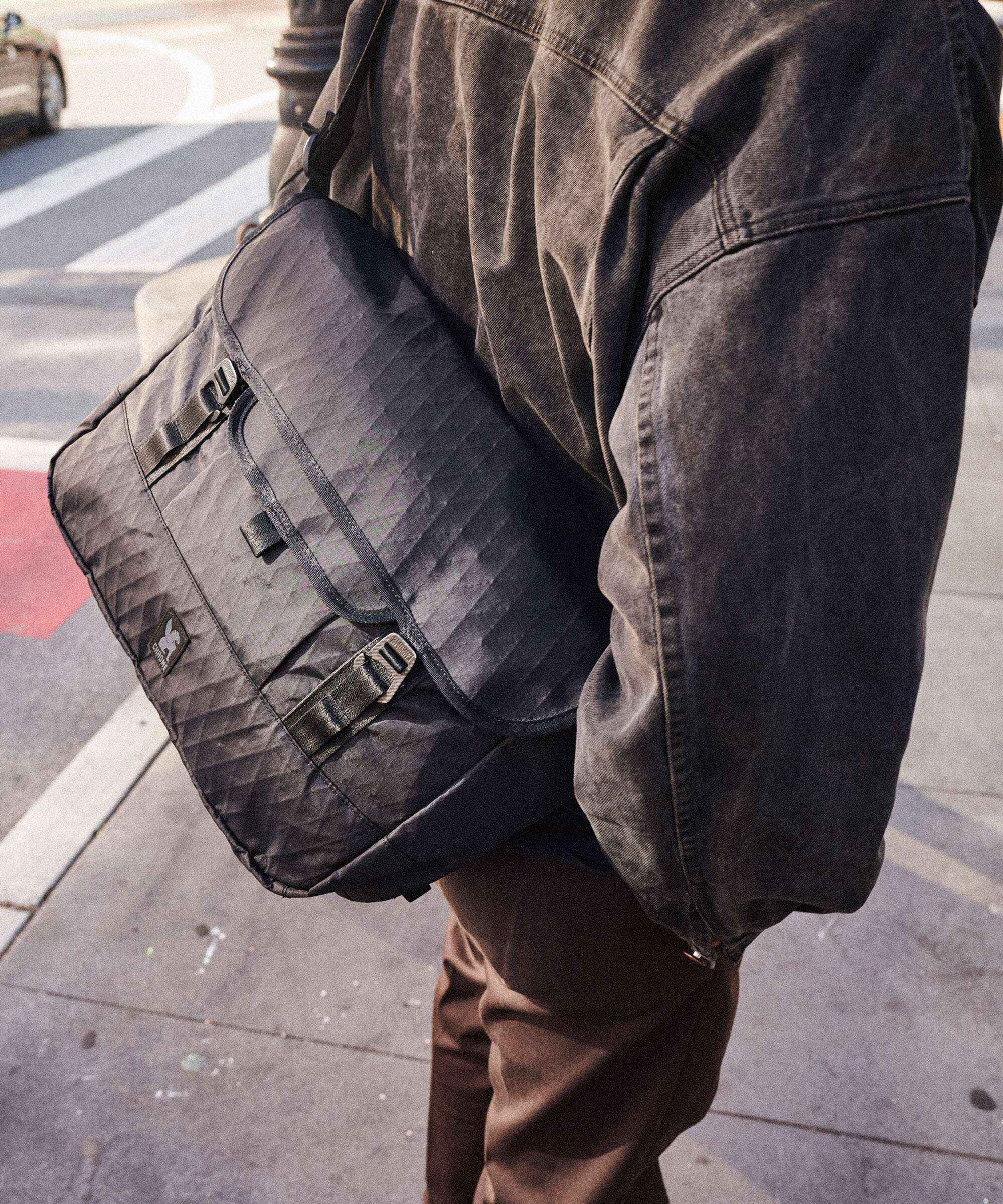 Chrome Midtown 20 Messenger bag sage - Image 3