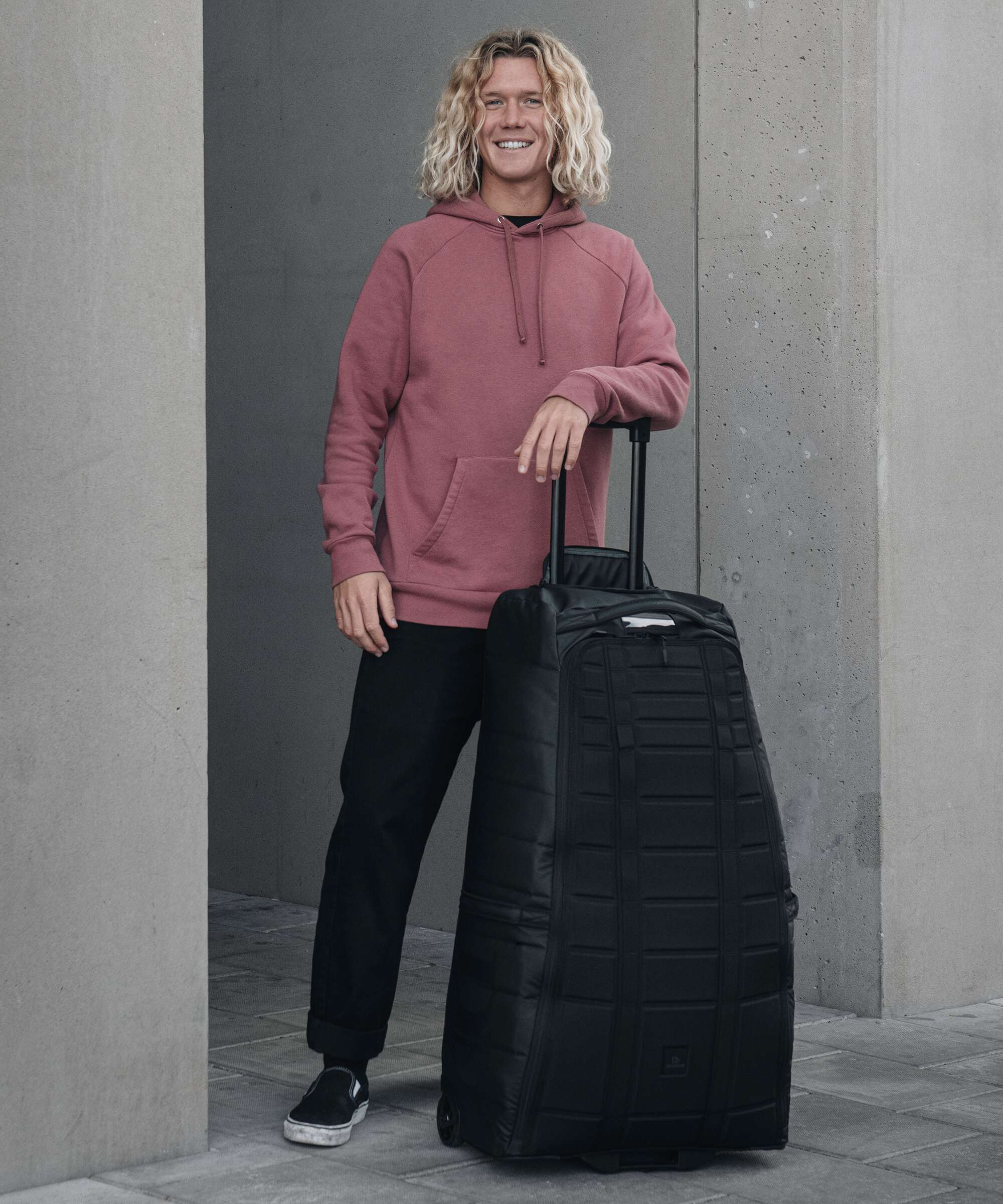 Db Hugger 90 Travel bag with wheels black out - Image 4
