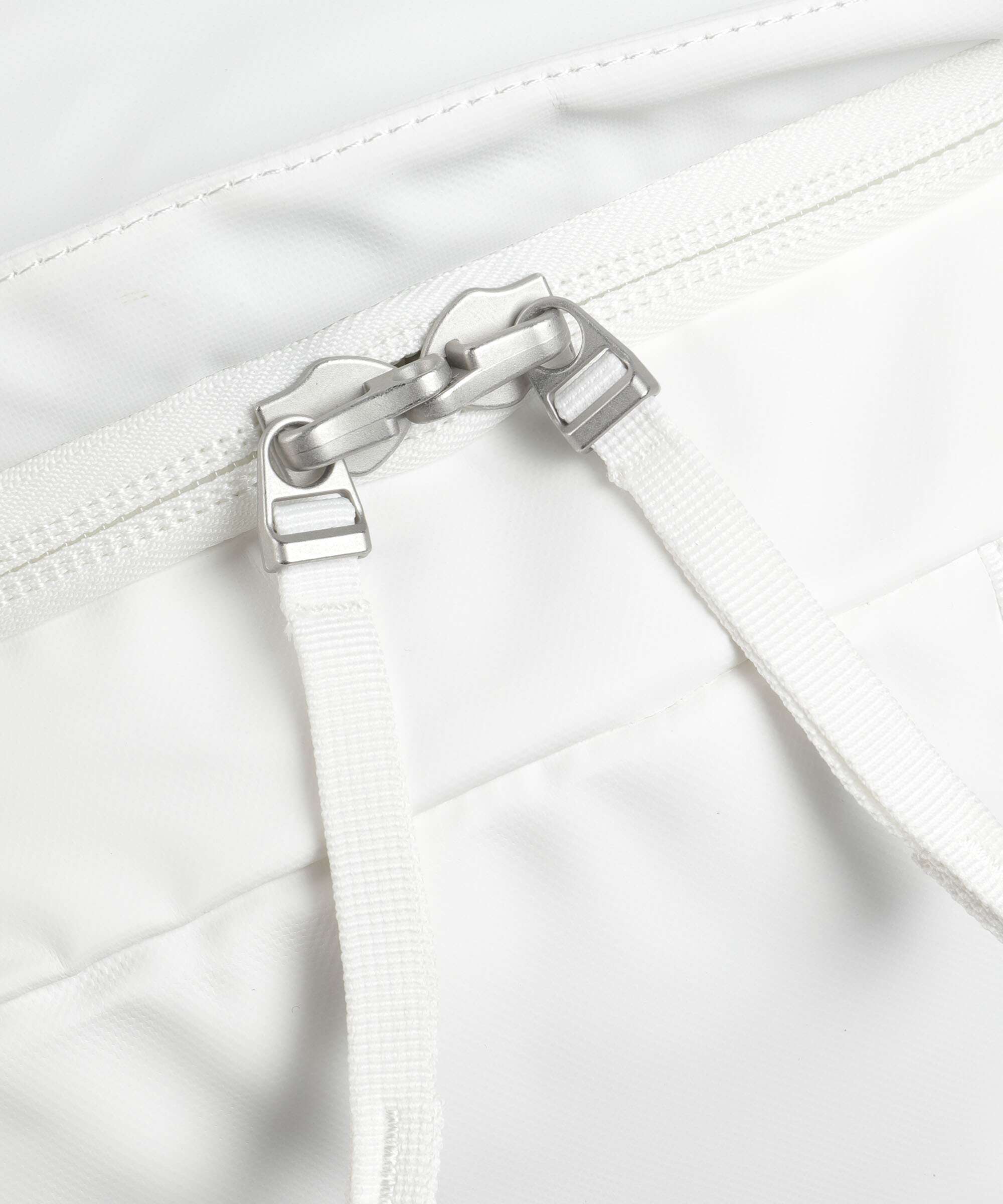 Db Roamer 60 Travel bag white out - Image 5