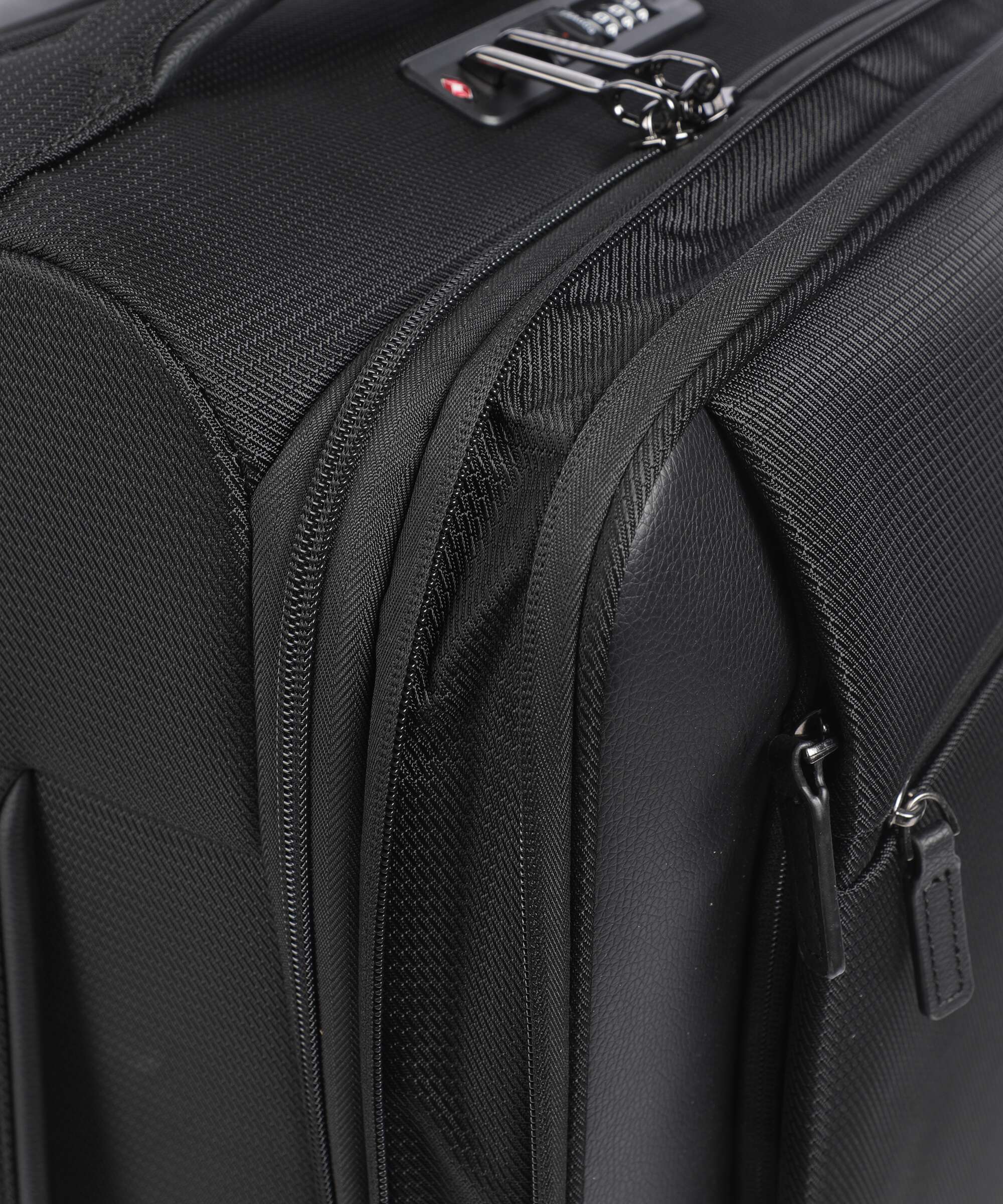Delsey Paris Montmartre Air 3.0 Spinner (4 wheels) black - Image 4
