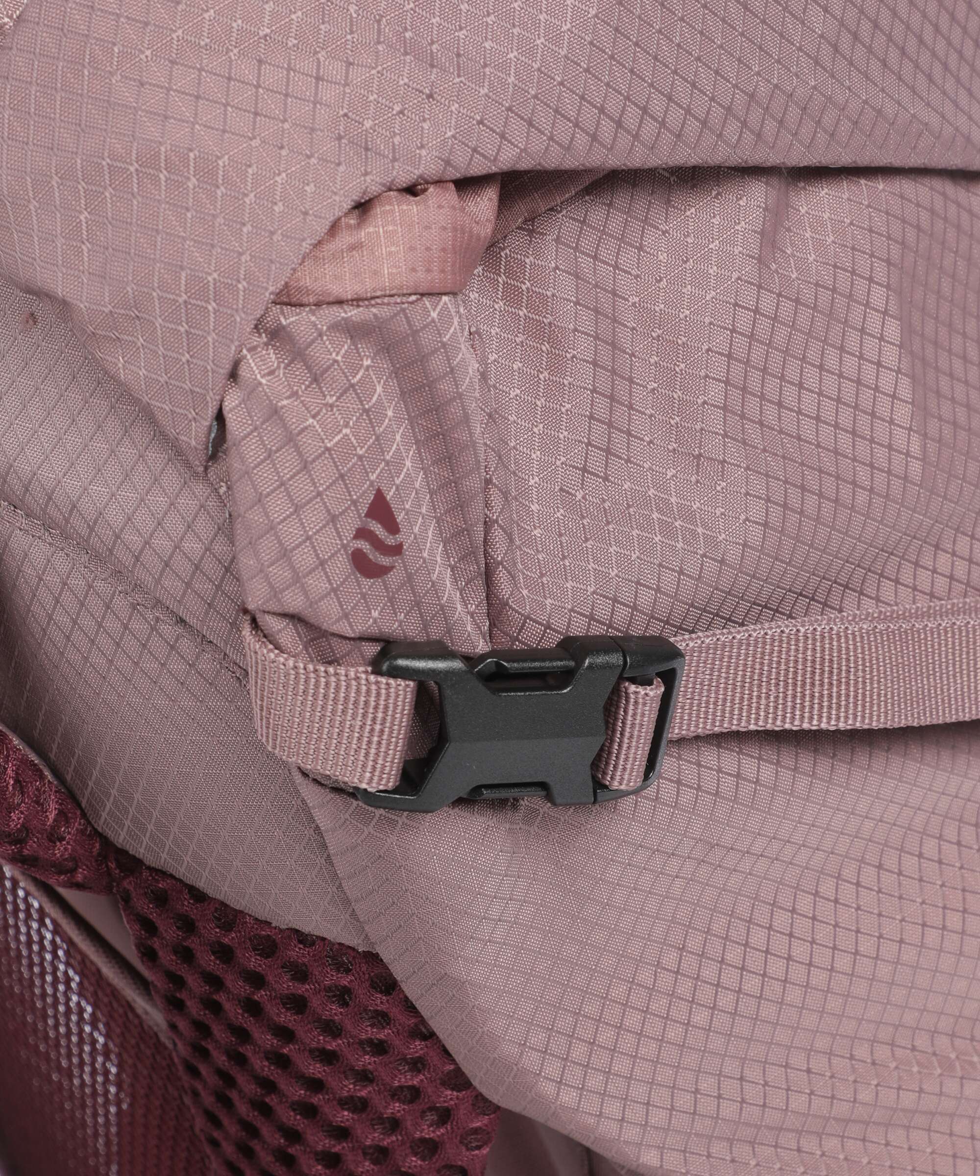 Deuter Futura 30 SL Hiking backpack cassis ashrose - Image 4