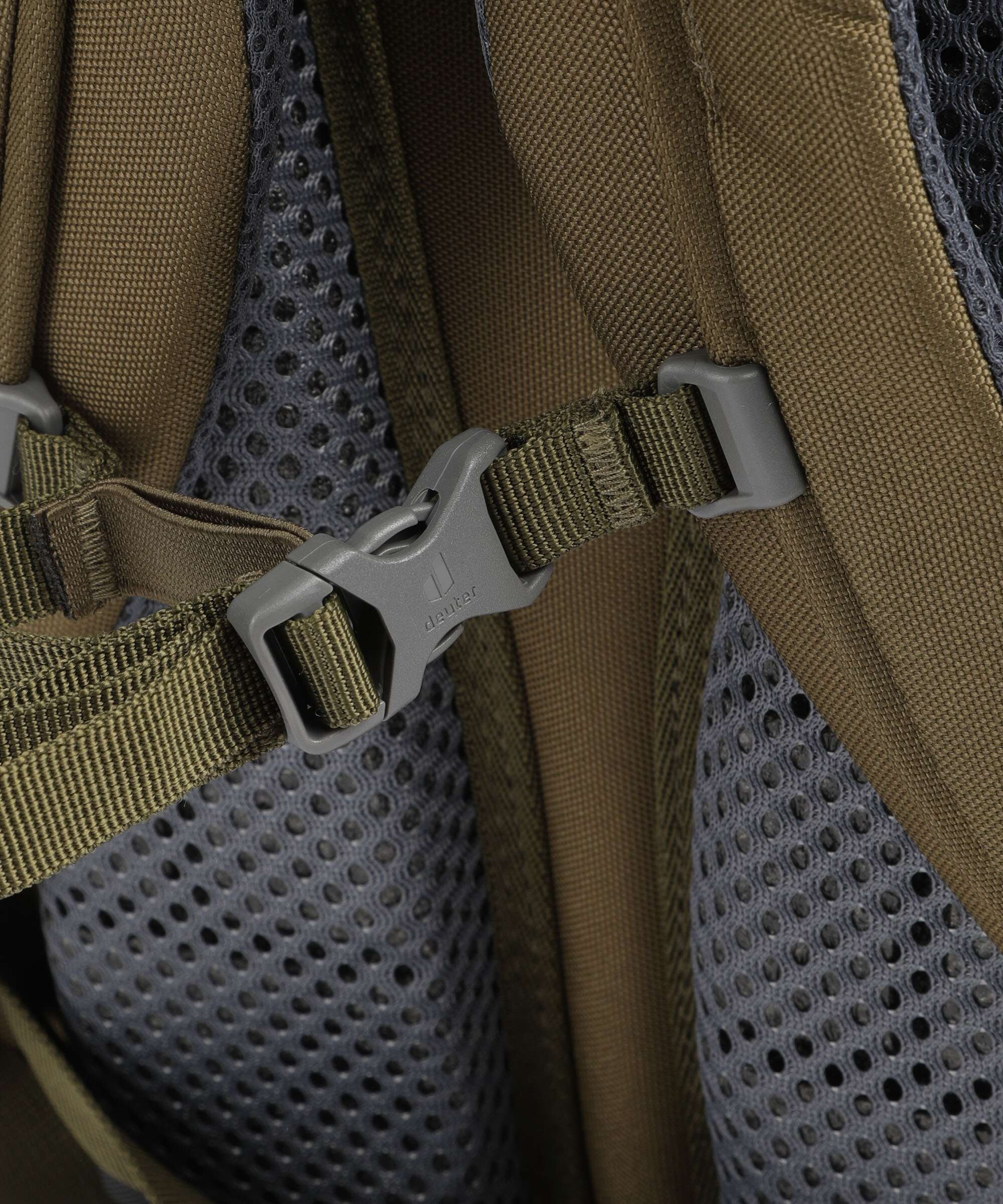 Deuter Giga Backpack kelp/nori - Image 3