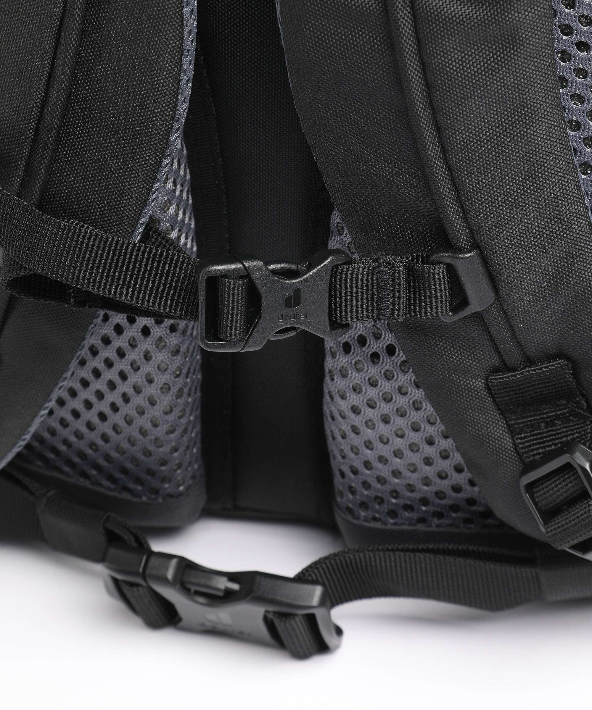 Deuter Gigant Hiking backpack black - Image 3
