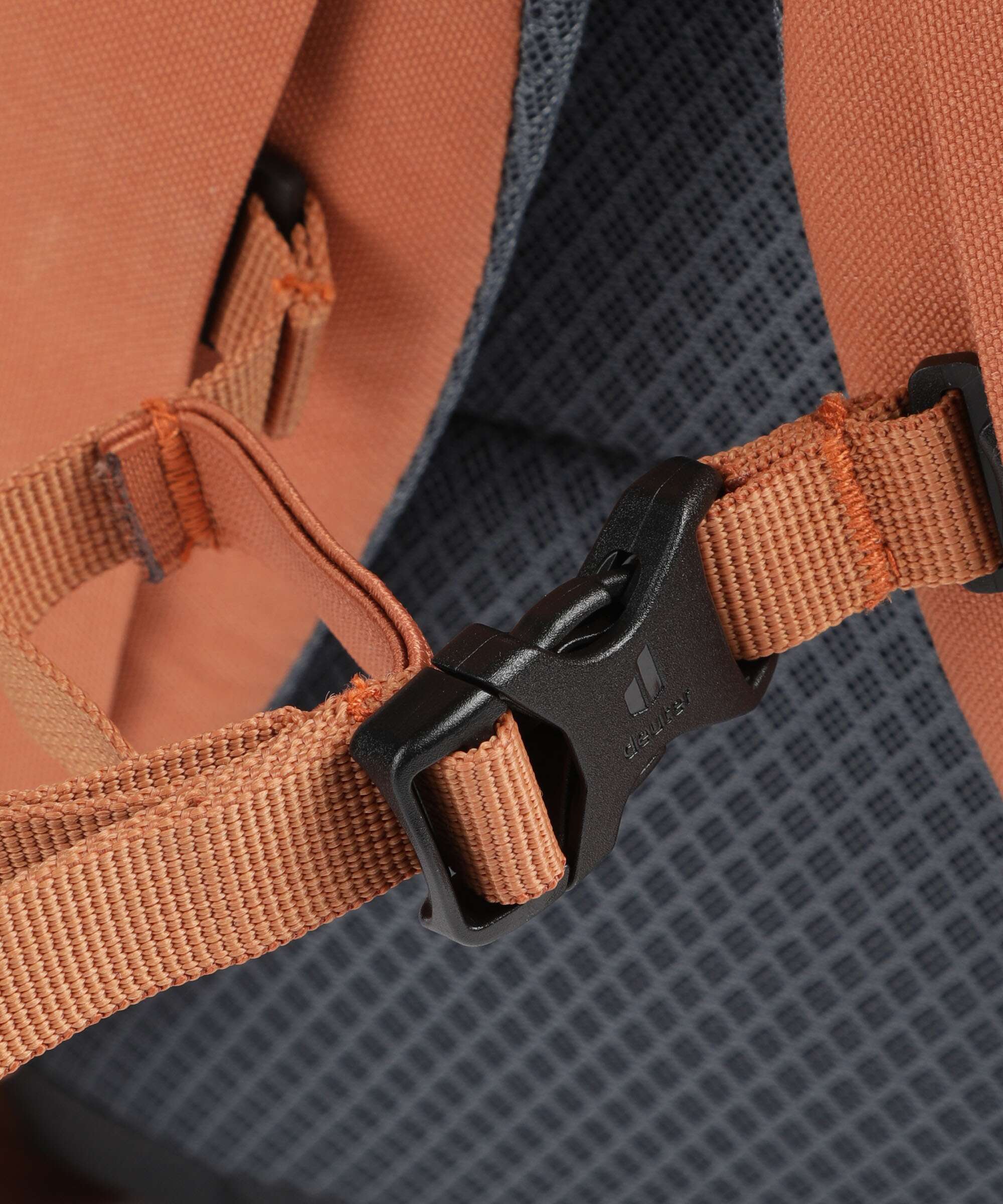 Deuter UP Seoul Backpack mocha/pecan - Image 4