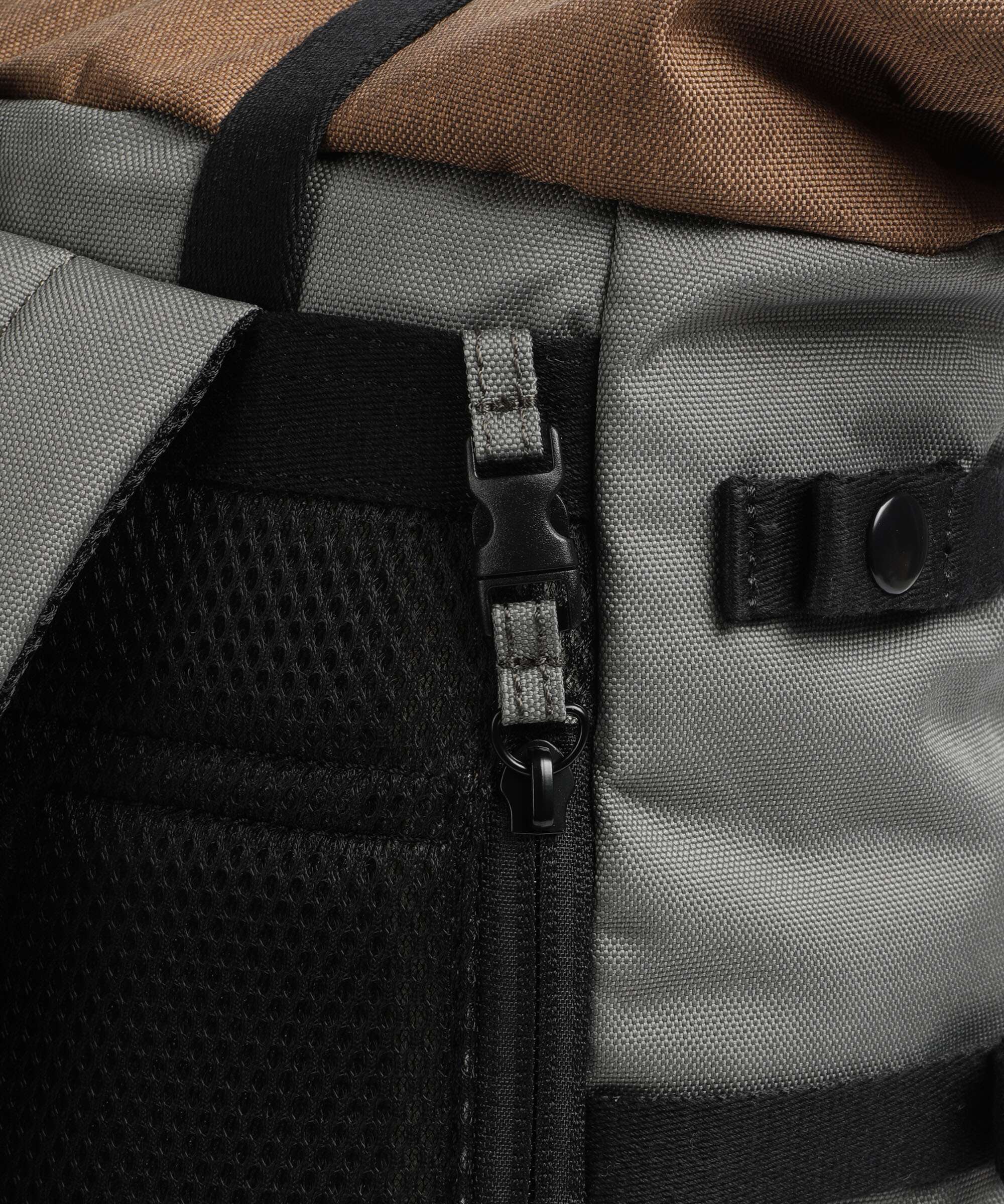 Doughnut Paratrooper Rolltop backpack grey/khaki - Image 4