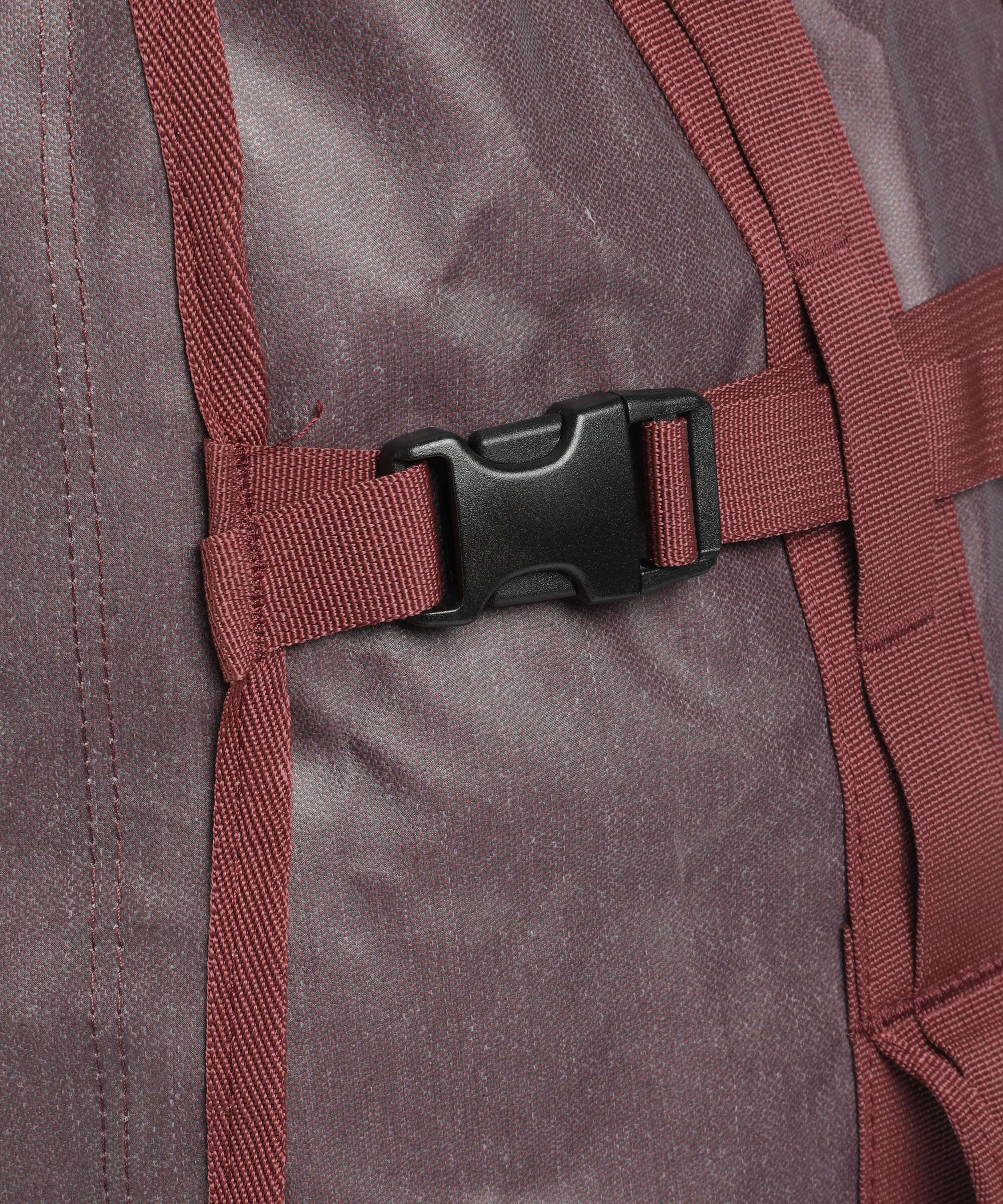 Eagle Creek Cargo Hauler 130 Backpack with wheels currant - Image 4