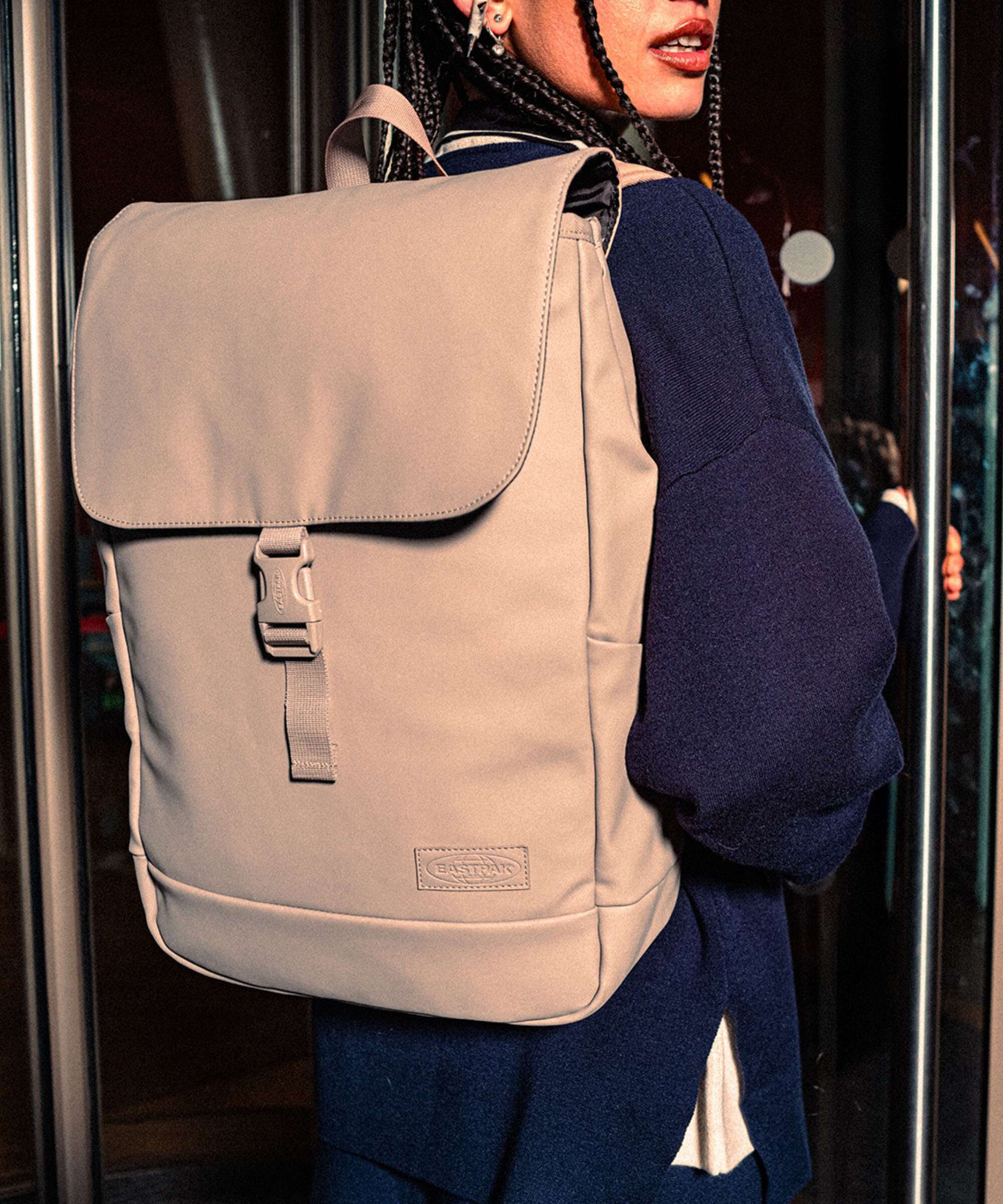 Eastpak Yarin Cnnct F Backpack matte sand - Image 3