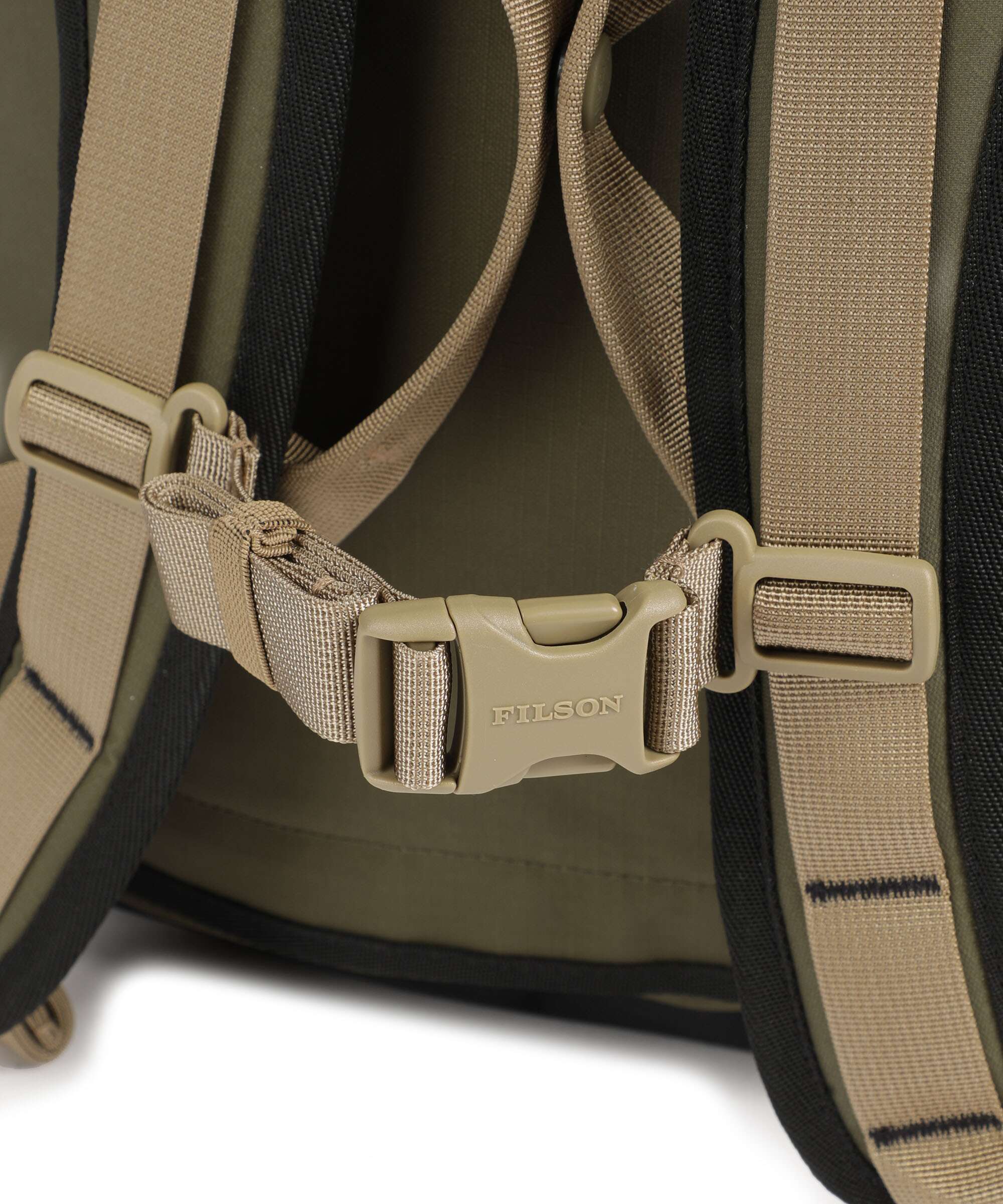 Filson Printed Shrub Weekend bag olive black covert - Image 5