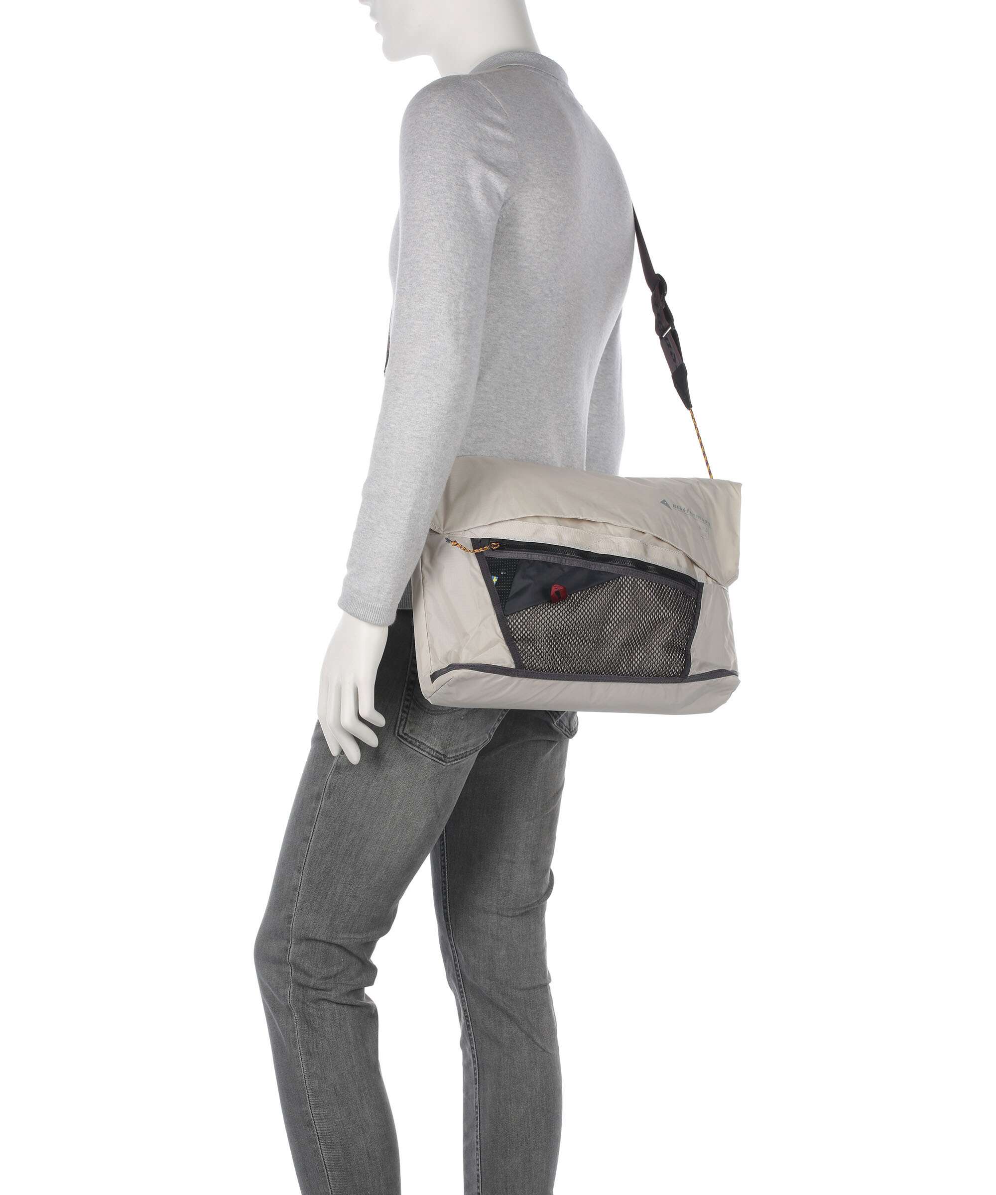 Klättermusen Grid Messenger bag putty grey - Image 4