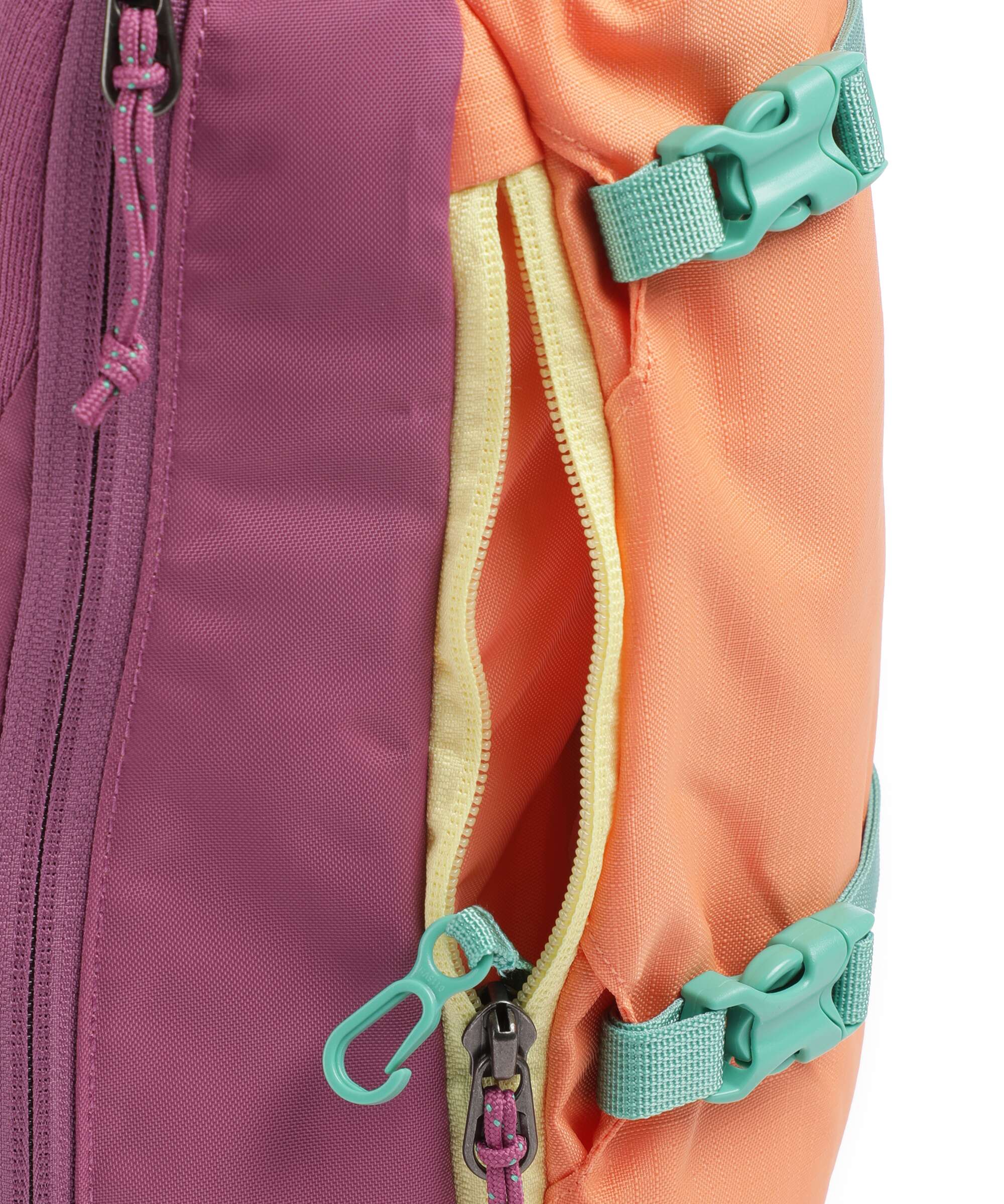 Patagonia Atom 8 Sling bag faded magenta - Image 5