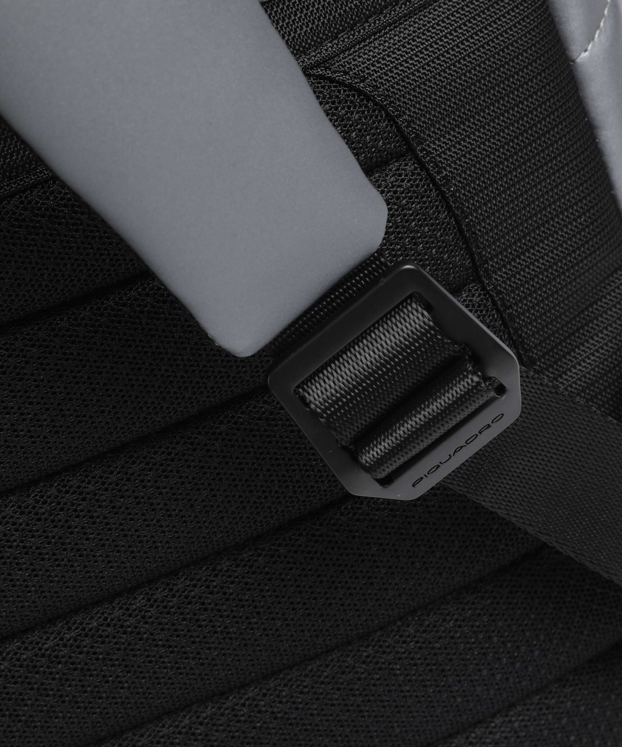 Piquadro Corner 2.0 Backpack metal grey - Image 5