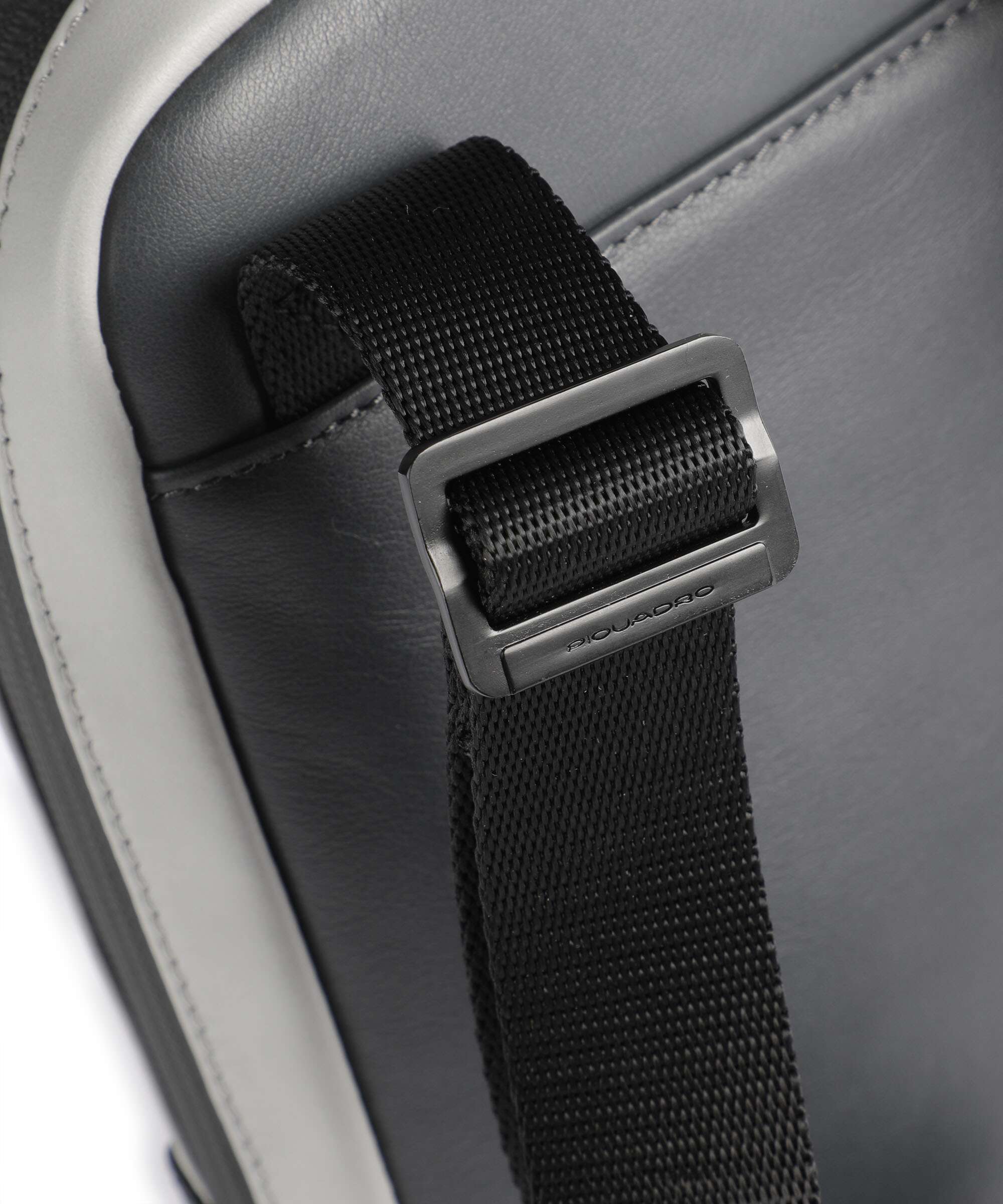 Piquadro Urban Crossbody bag grey/black - Image 4