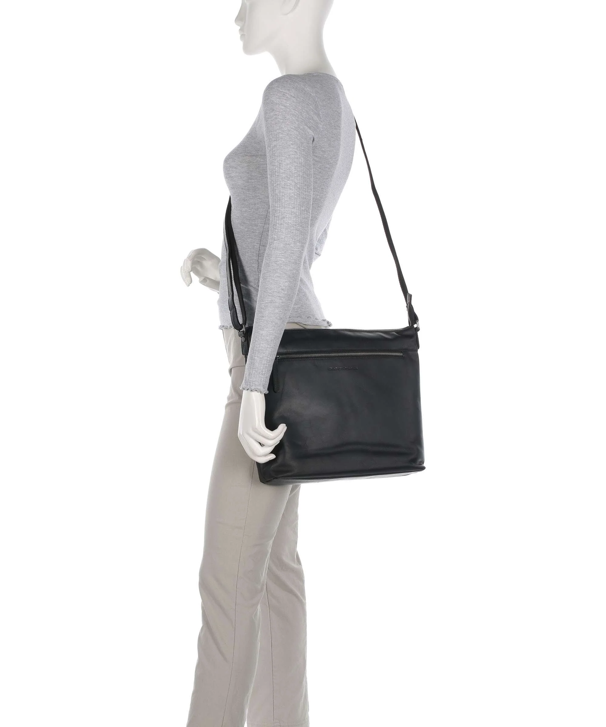 The Chesterfield Brand Cow Wax Pull Up Cartagena Crossbody bag black - Image 3