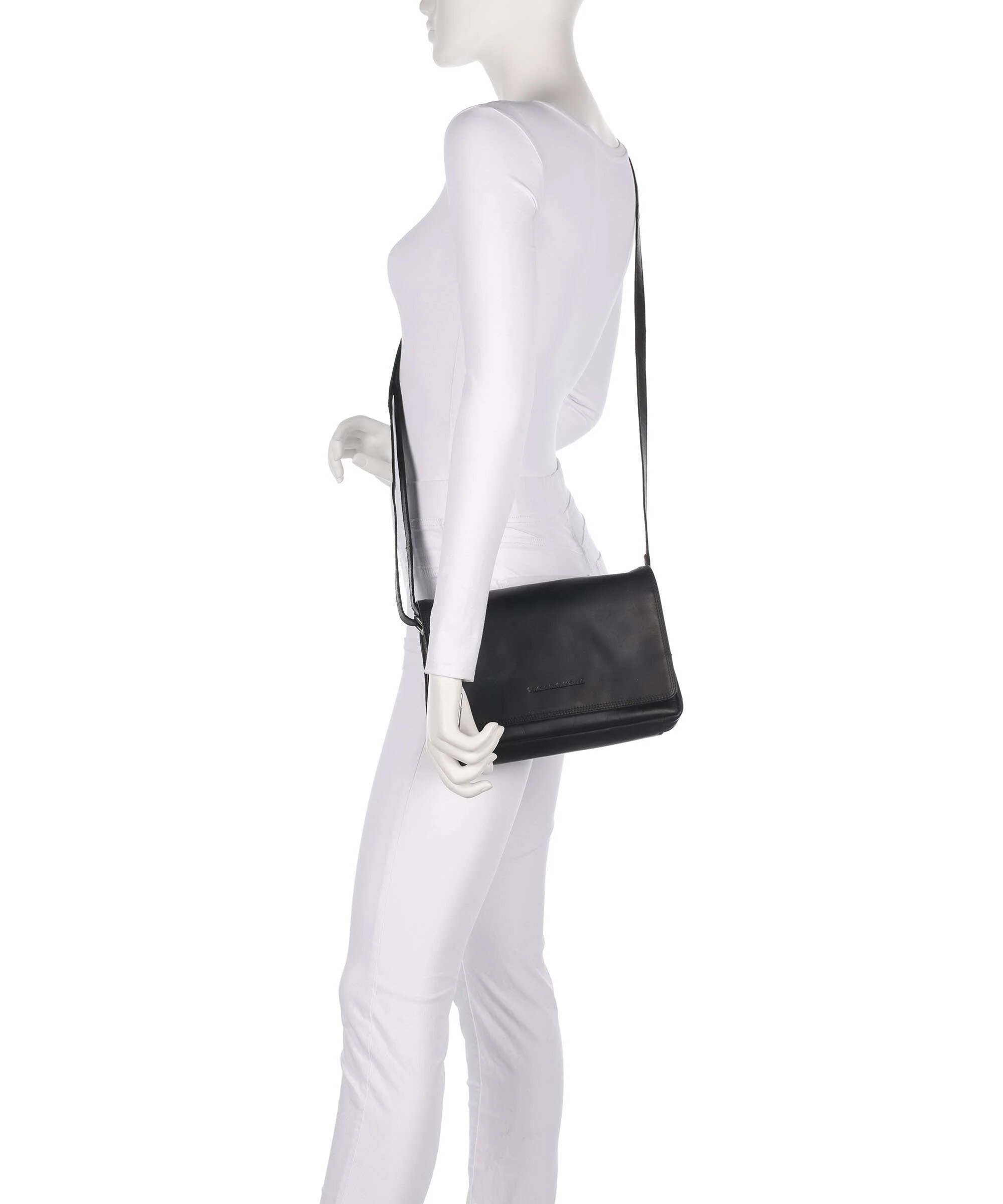 The Chesterfield Brand Wax Pull Up Cow Laverton Crossbody bag black - Image 3
