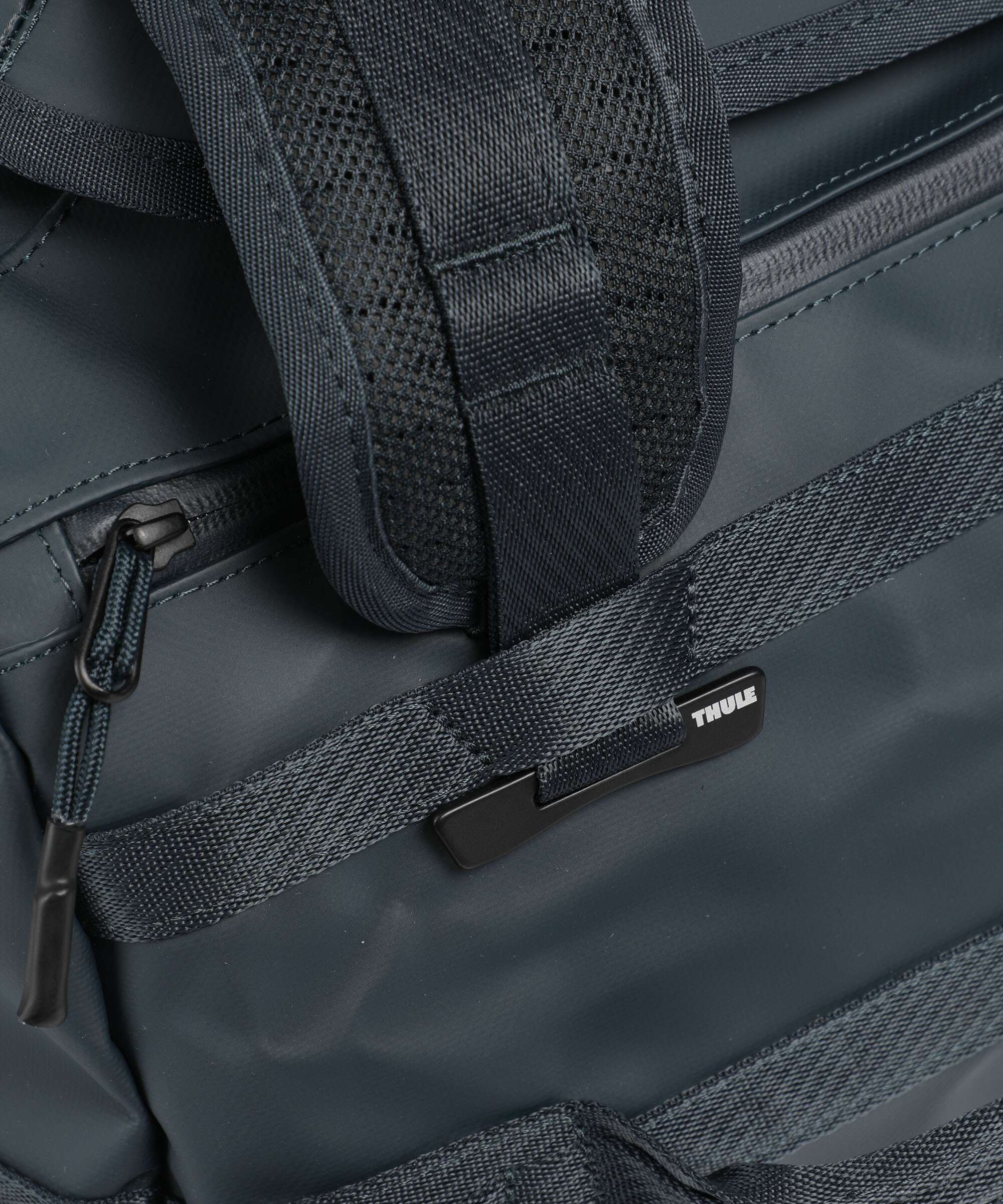 Thule Chasm 40 Weekend bag darkest blue - Image 4
