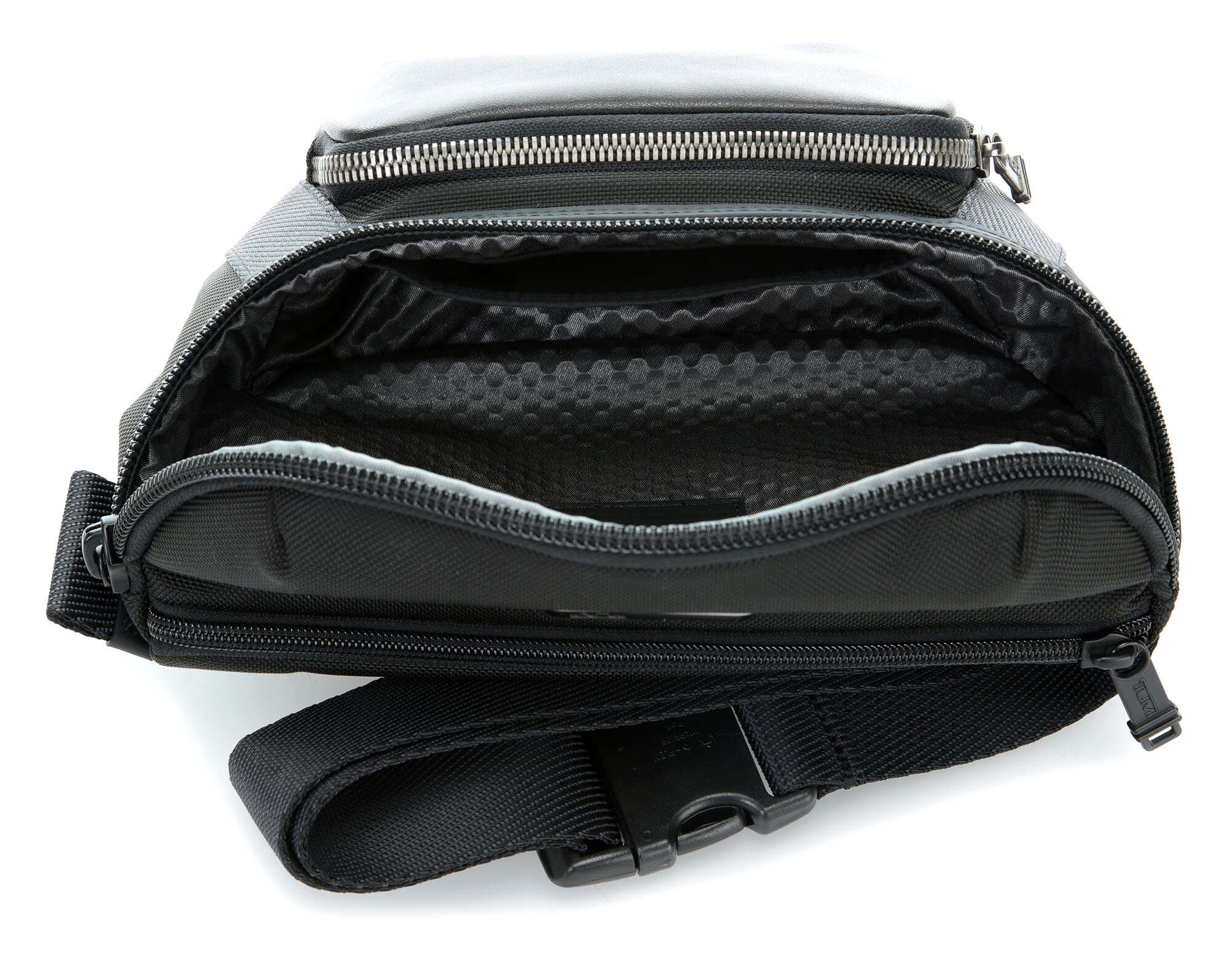 tumi Alpha Bravo Columbus Fanny pack black - Image 5