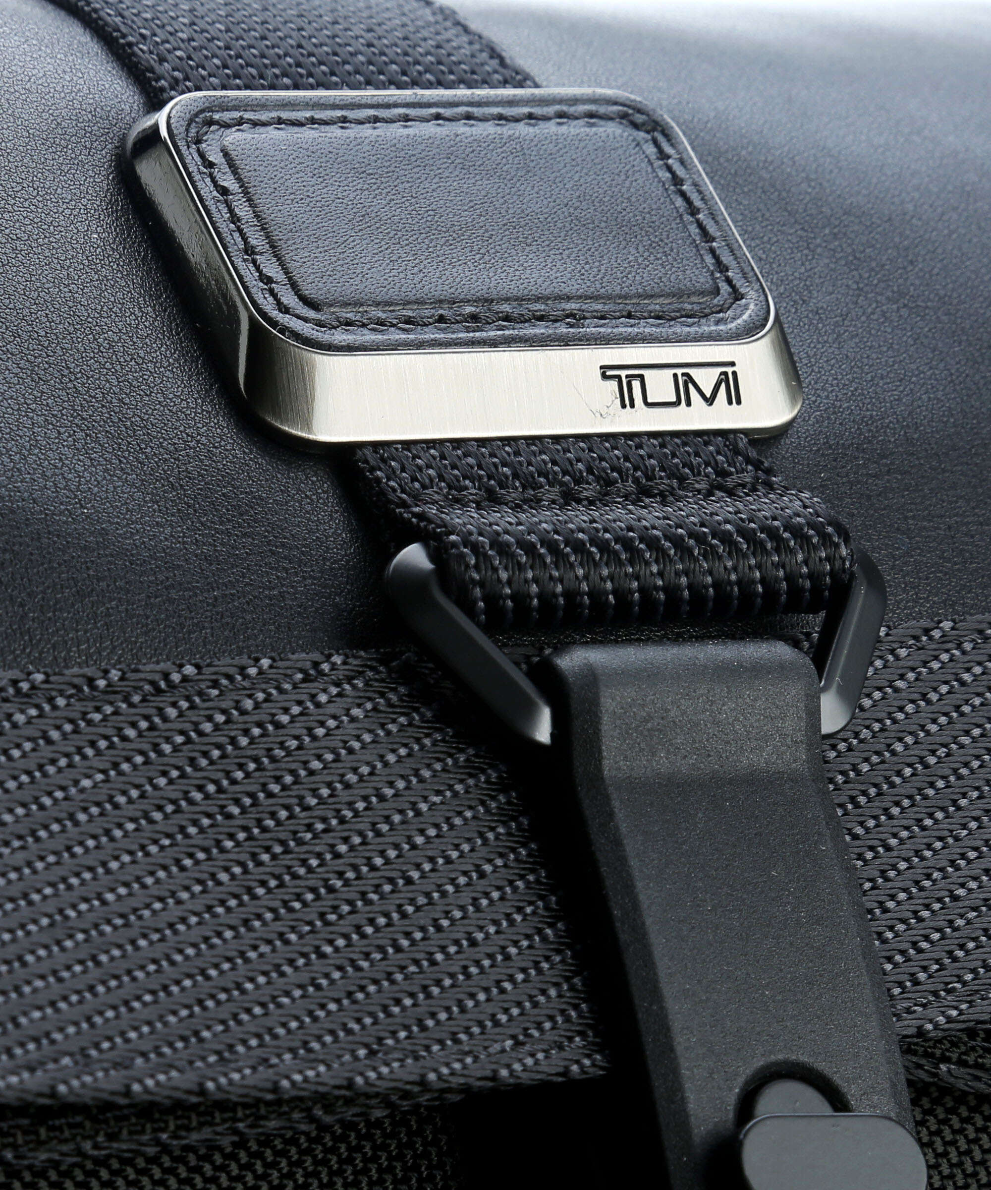 tumi Alpha Bravo London Rolltop backpack black - Image 3