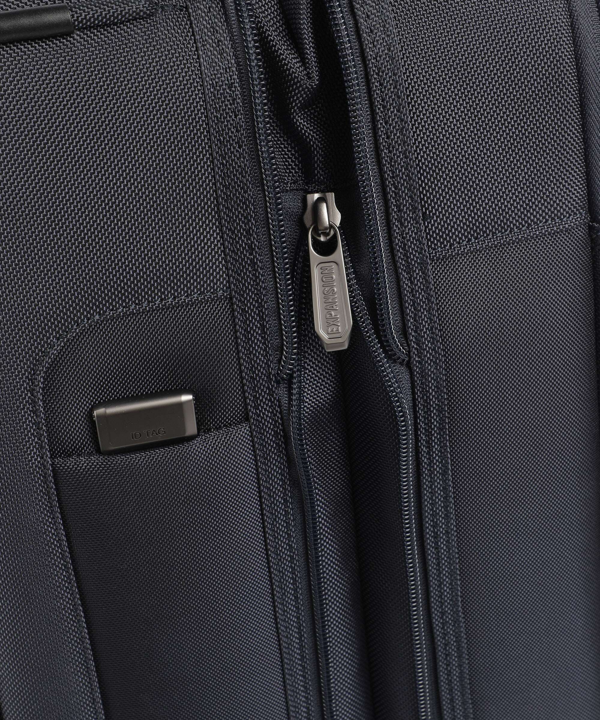 Victorinox Werks Traveler 7.0 FFQ Spinner (4 wheels) navy blue - Image 4